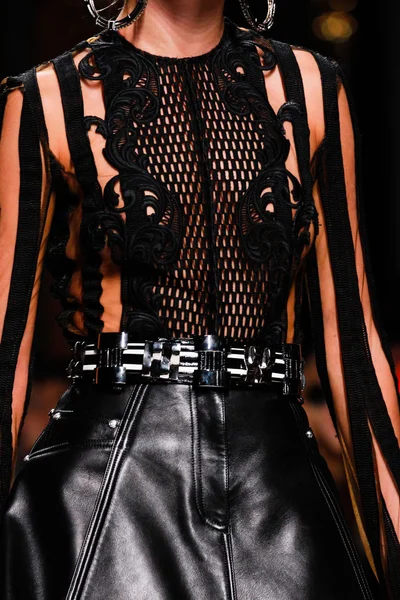 Look 19
